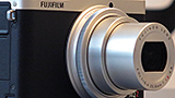Fujifilm XQ2: eccola dal vivo nella rinnovata estetica argento