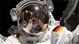 Come resistere a un selfie spaziale? Ecco quello da centinaia di km di altezza dalla ISS