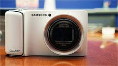 Samsung Galaxy Camera, dentro smartphone fuori fotocamera