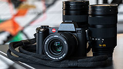 Leica SL2-S: la cinepresa digitale mirrorless full frame con il bollino rosso