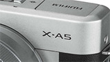 Nuova Fujifilm X-A5 con ottica zoom motorizzata Fujinon XC15-45mm 