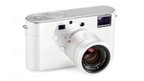 Un prototipo di Leica M disegnato da Jony Ive e Marc Newson è all'asta per 100 mila euro