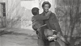 Ecco gli scatti di Robert Capa scomparsi per decenni: il mistero della valigia messicana