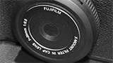 Anche Fujifilm si fa contagiare: ecco il tappo-obiettivo 24mm F8