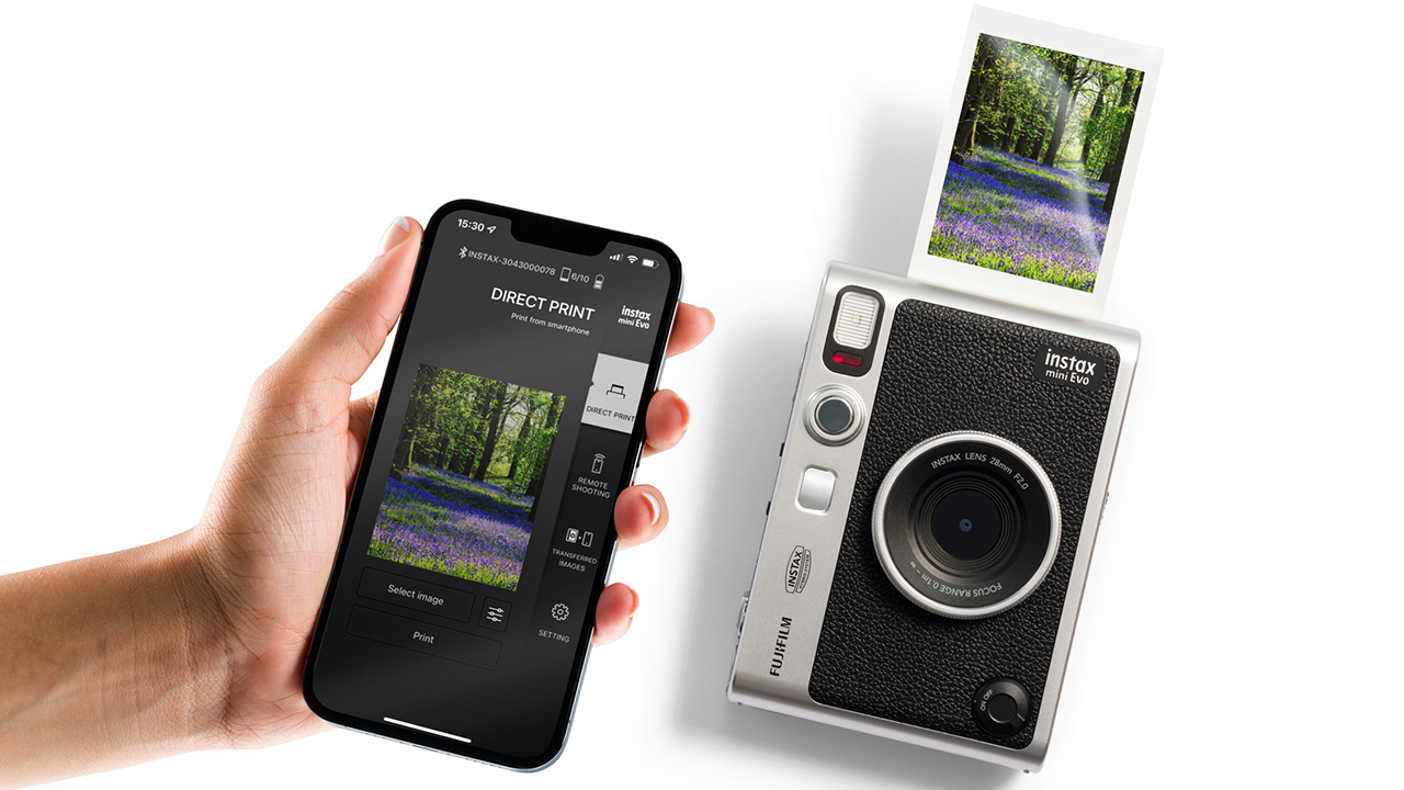 instax mini Evo Hybrid: fotocamera istantanea e stampante per smartphone.  Cuore moderno, estetica vintage