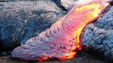 Tanto vicino alla lava per una foto da prendere fuoco: realtà o messinscena?