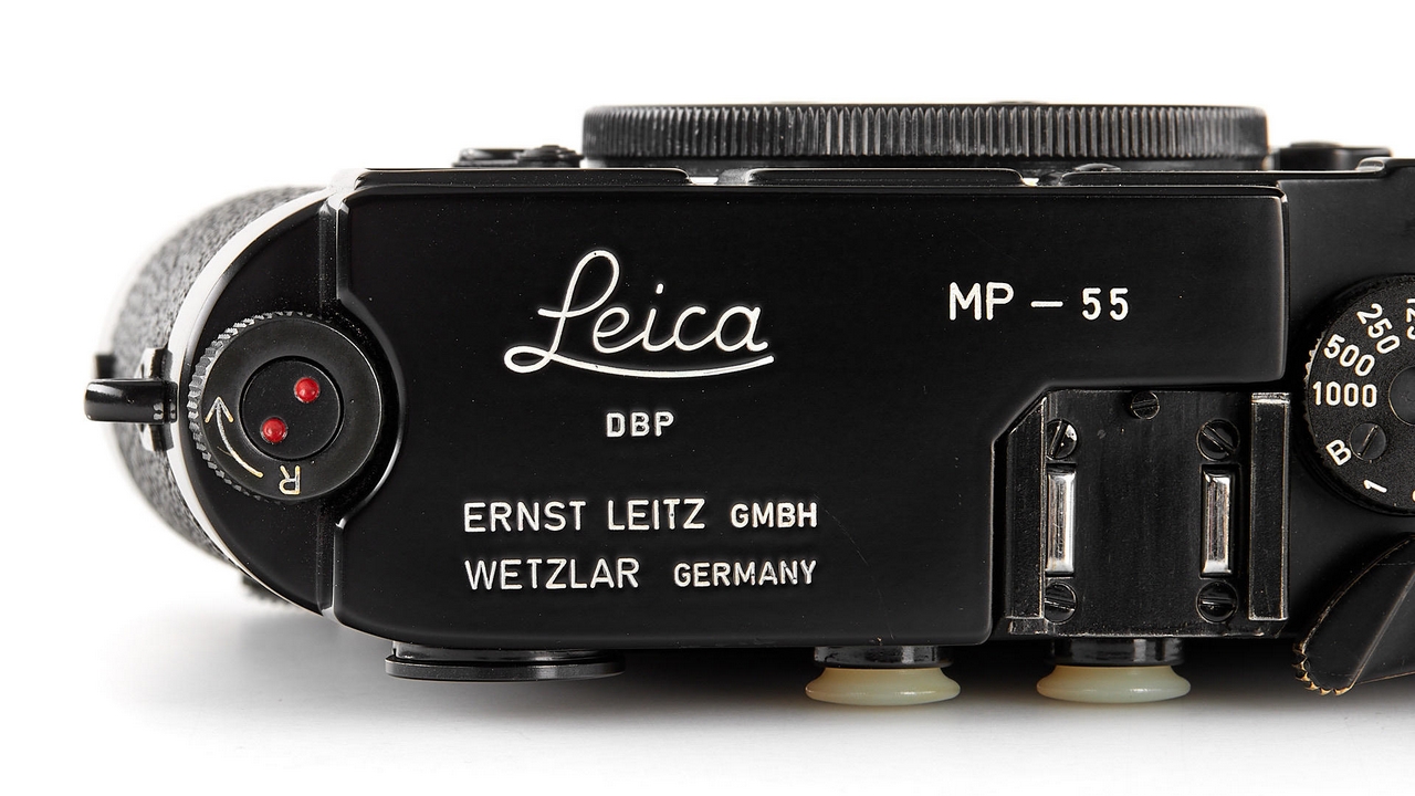 Una Leica MP nera del 1957 è stata venduta per 1,2 milioni di euro all'asta