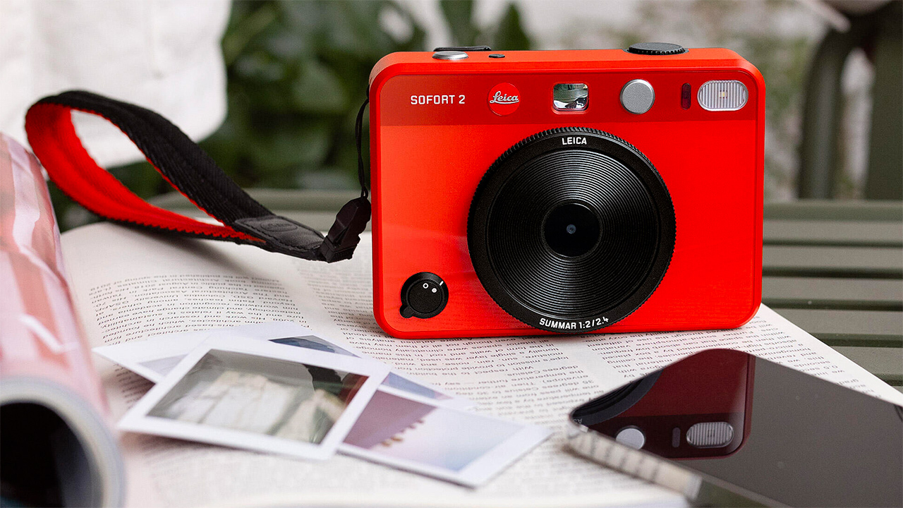 Leica SOFORT 2: l'istantanea con il bollino rosso diventa ibrida