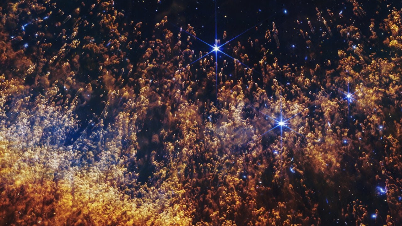 La bellissima immagine della nebulosa Elica catturata dal telescopio spaziale James Webb