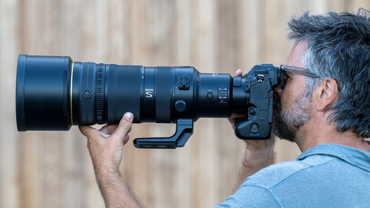 Nikon 120-300mm f/2.8: moltiplicatore integrato, eppure mezzo chilo in ...