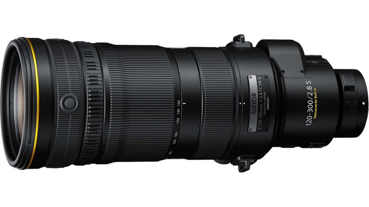Nikkor Z 120-300mm f/2.8 atteso il 28-29 ottobre, con pochi esemplari e lunghe attese
