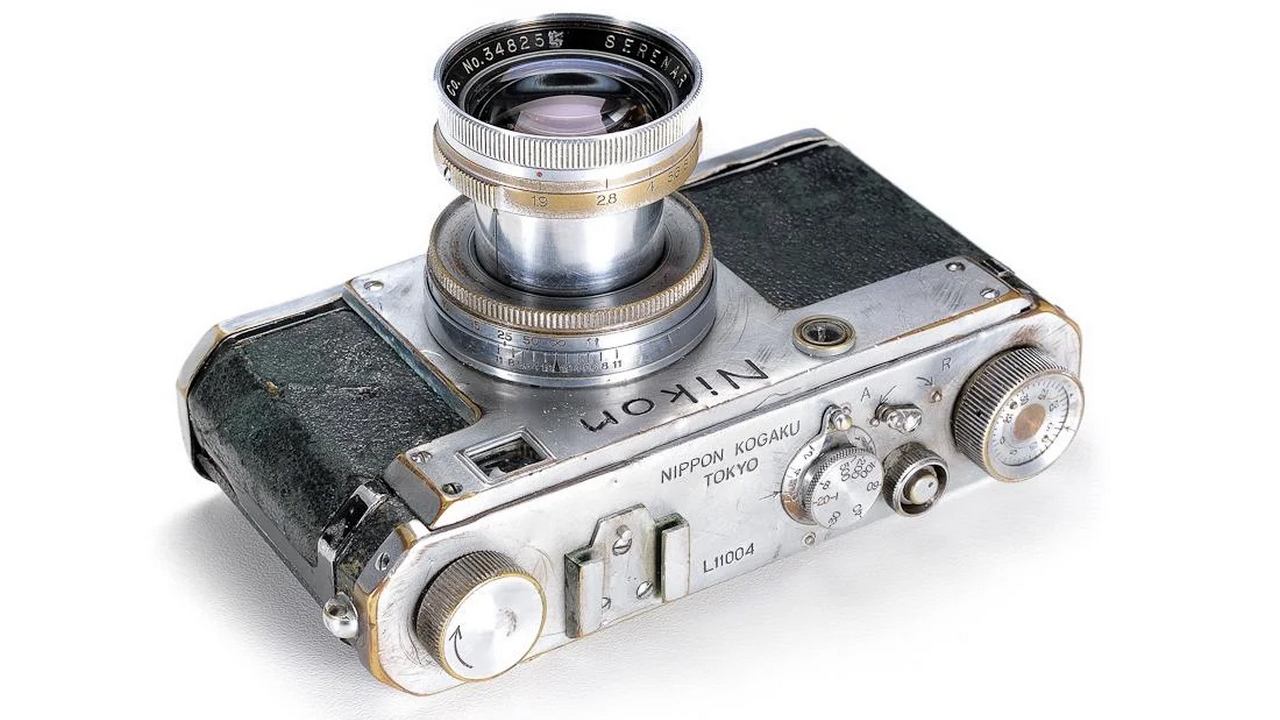 Prototipo di fotocamera Nikon L a telemetro è stato venduto per 320 mila euro
