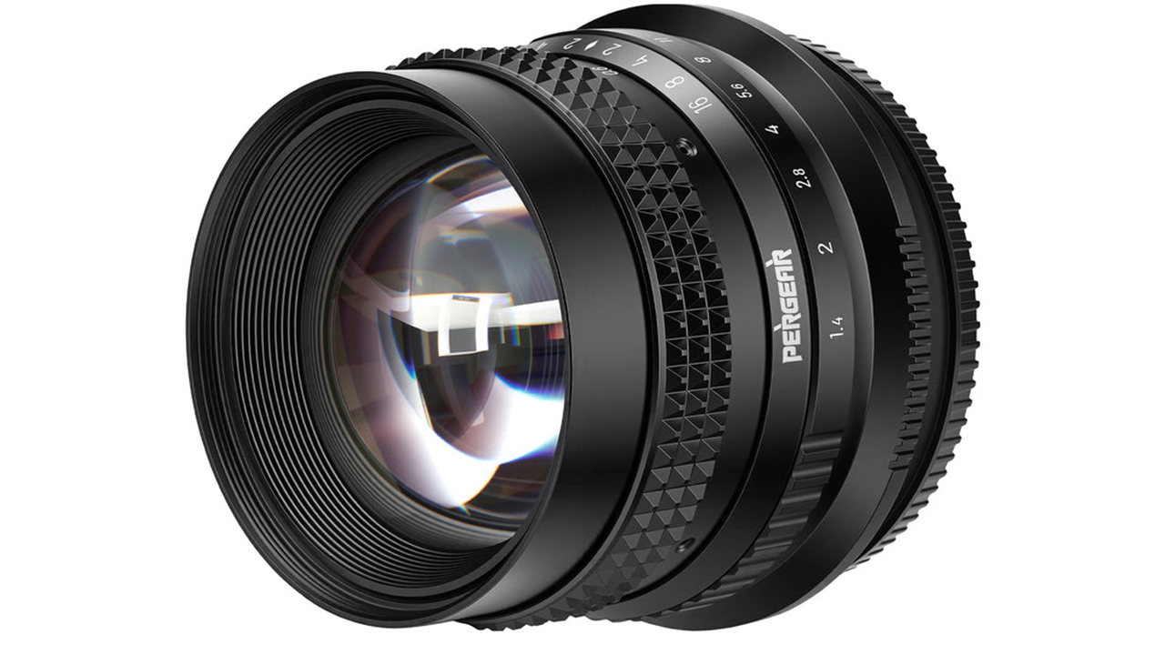 Pergear annuncia un 50mm f/1.4 full frame in metallo per Sony, Canon, Nikon e L-mount
