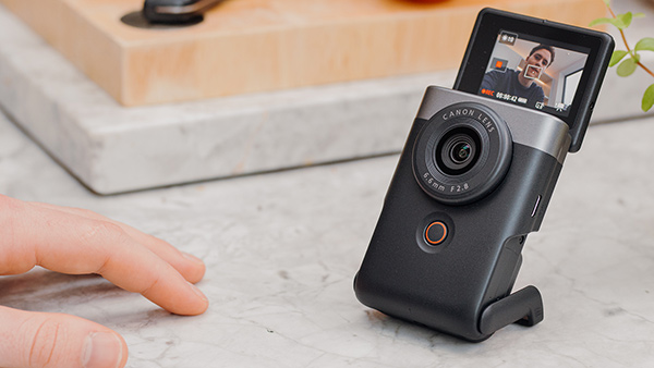 Canon PowerShot V10 supporto integrato Vlogging