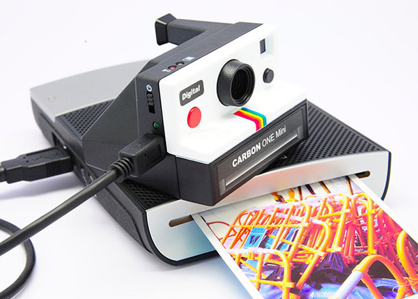 cuello Nuclear Loza de barro Carbon One Mini: fotocamera digitale in salsa Polaroid | Fotografi Digitali