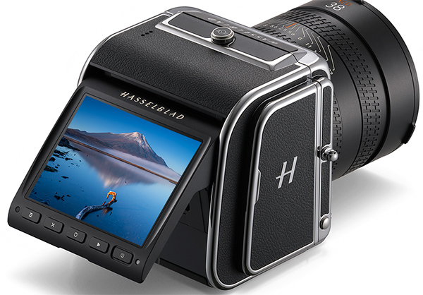 Hasselblad dorso digitale CFV 100C con sensore BSI da 100 megapixel con Hasselblad 907X