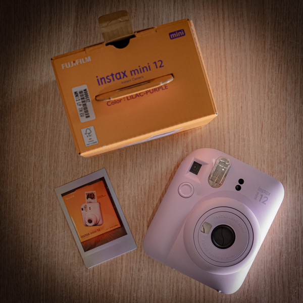 Instax Mini 12 fotocamera a sviluppo istantaneo