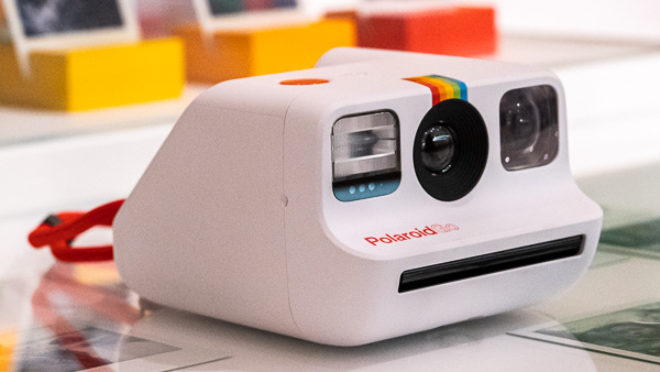 Ecco Polaroid Go, la macchina fotografica istantanea più piccola del mondo